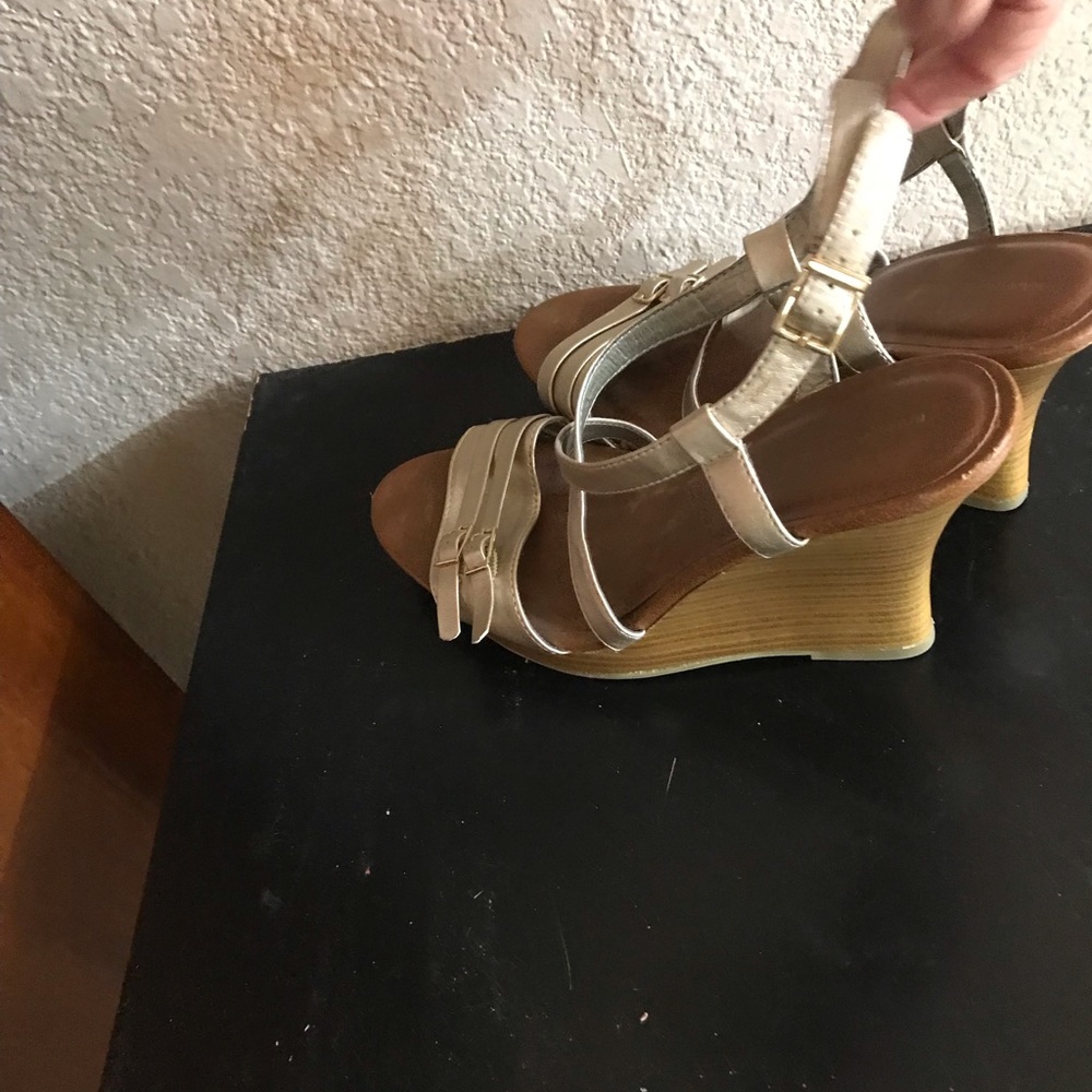 Sandals - Picture 2 of 4